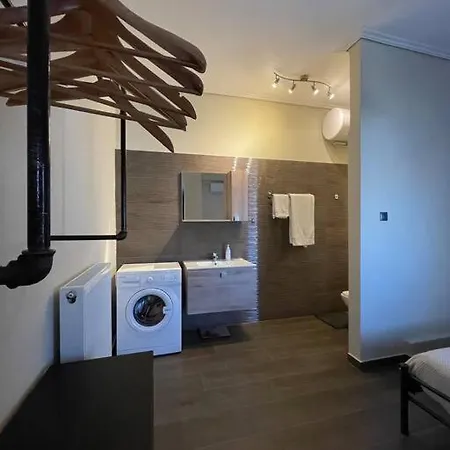 City Apartment Corinth Exterior photo