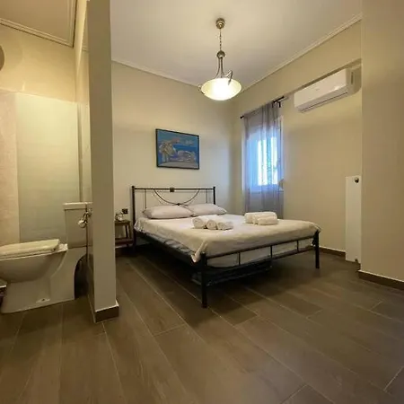 City Apartment Corinth Exterior photo